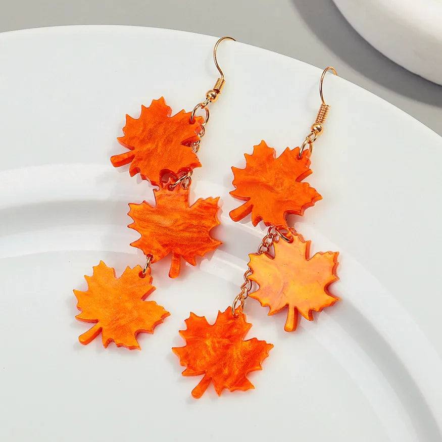 New Creative Red Maple Leaves Long Pendant Earrings for Women Fashion Resin Fall Leaf Dangle Earring Thanksgiving Jewelry Autumn