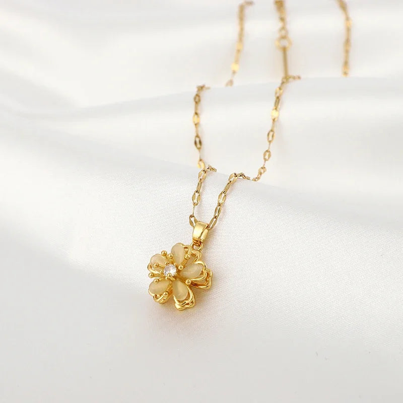 360° rotatable decompression five-petal flower pendant necklace birthday gift Thanksgiving gift accessories for family